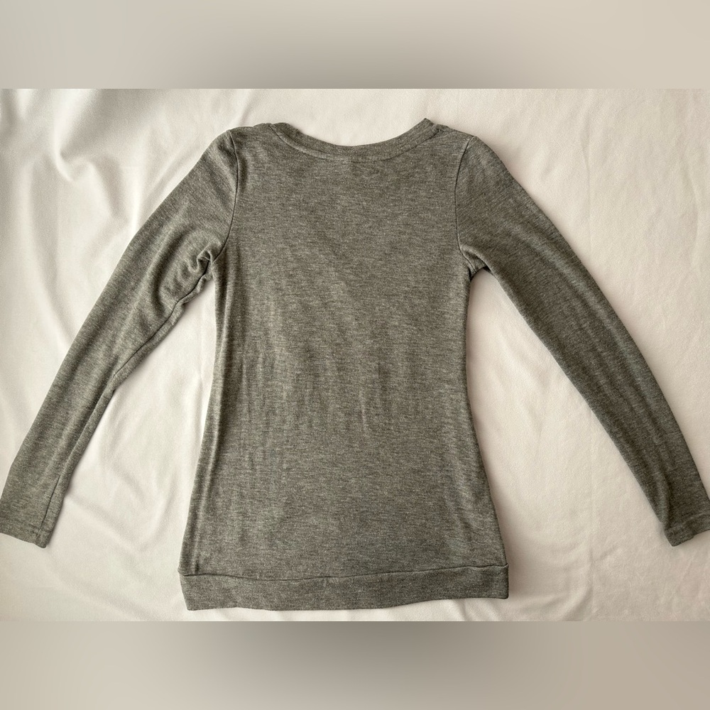 Latched Mama everyday nursing sweater crew neck long sleeve - Heathered grey - Picture 11 of 13